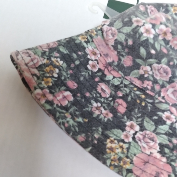 Wild Fable Pink and Black Floral Bucket Hat New with Tags - Picture 4 of 6